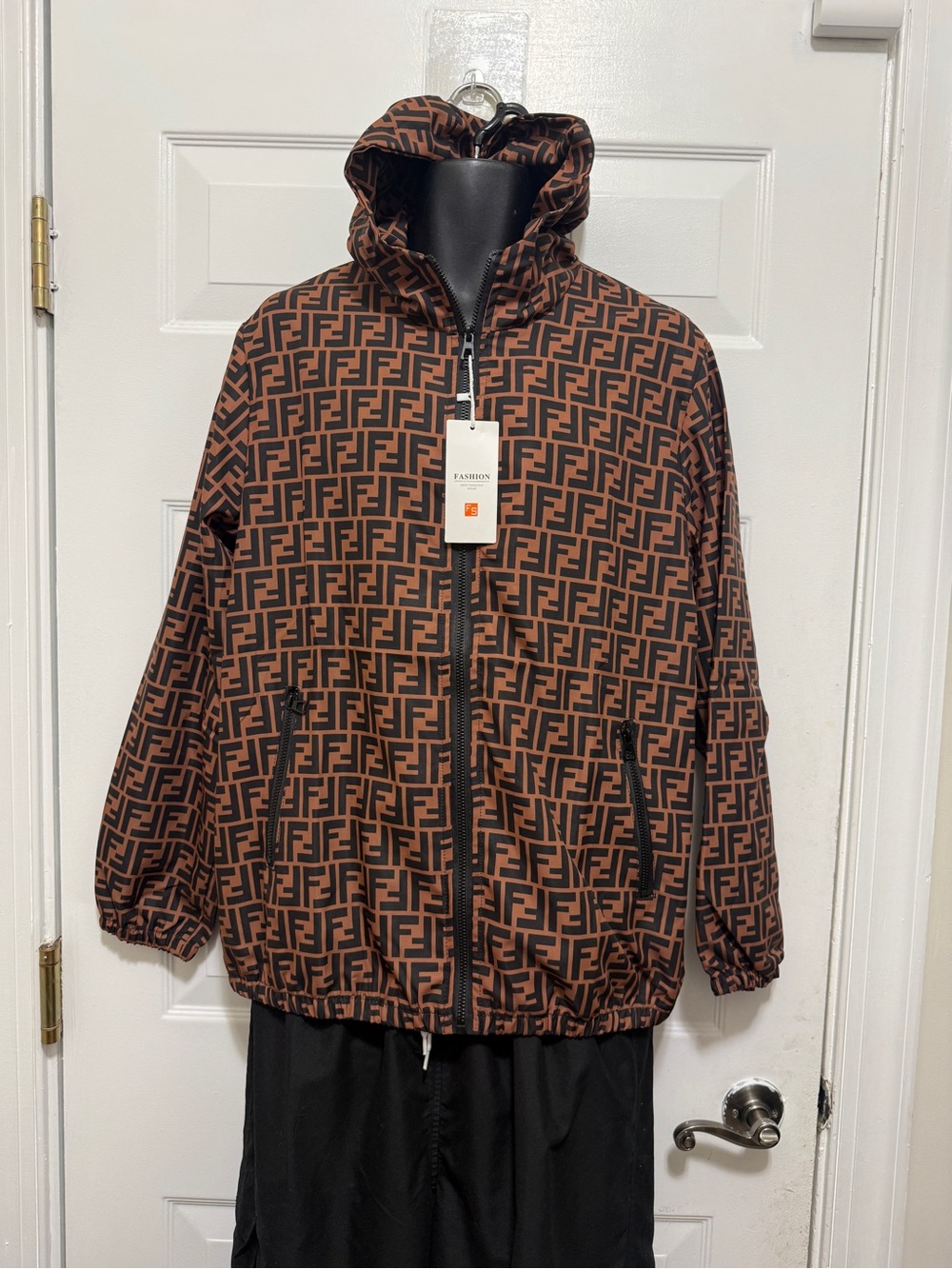 Lightweight brown and black FF logo zip hoodie featuring a zipper closur. Is new - Picture 4 of 10